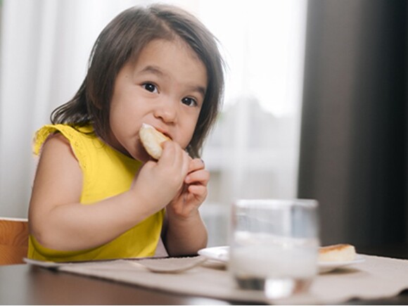 Is Your Child Pihikan Sa Pagkain? 5 Tips On How And What To Feed Them, According To Nutrition Experts